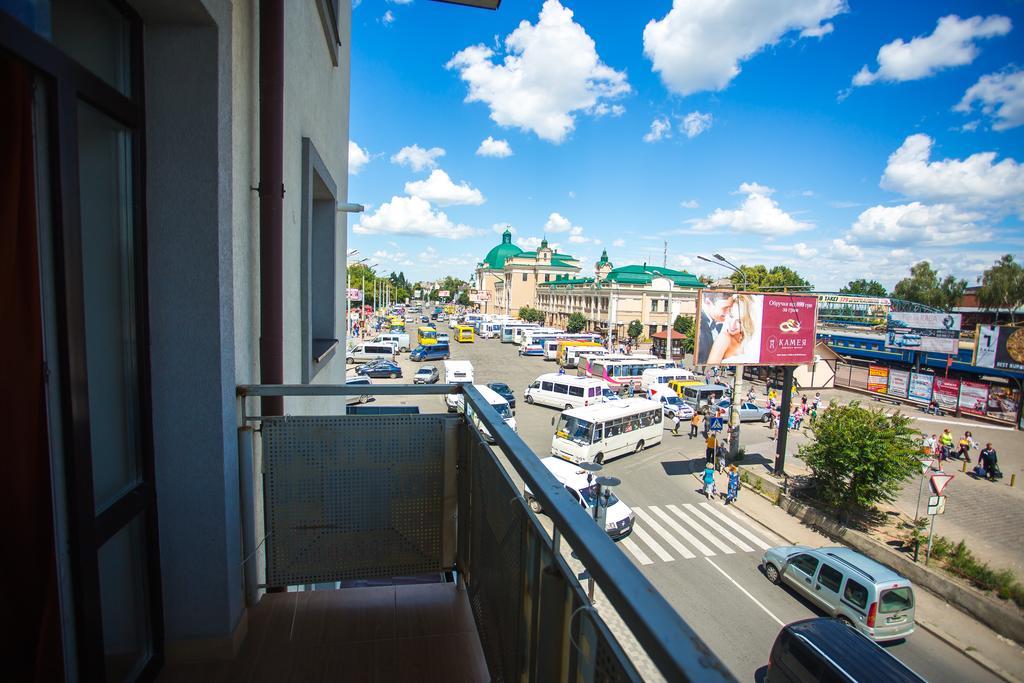 Like Home On Zaliznychna Ivano-Frankivsk Exterior foto
